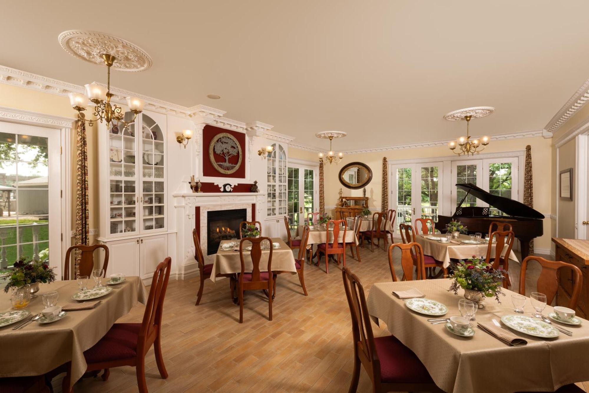 אוקובוג'י The Oakwood Inn מראה חיצוני תמונה