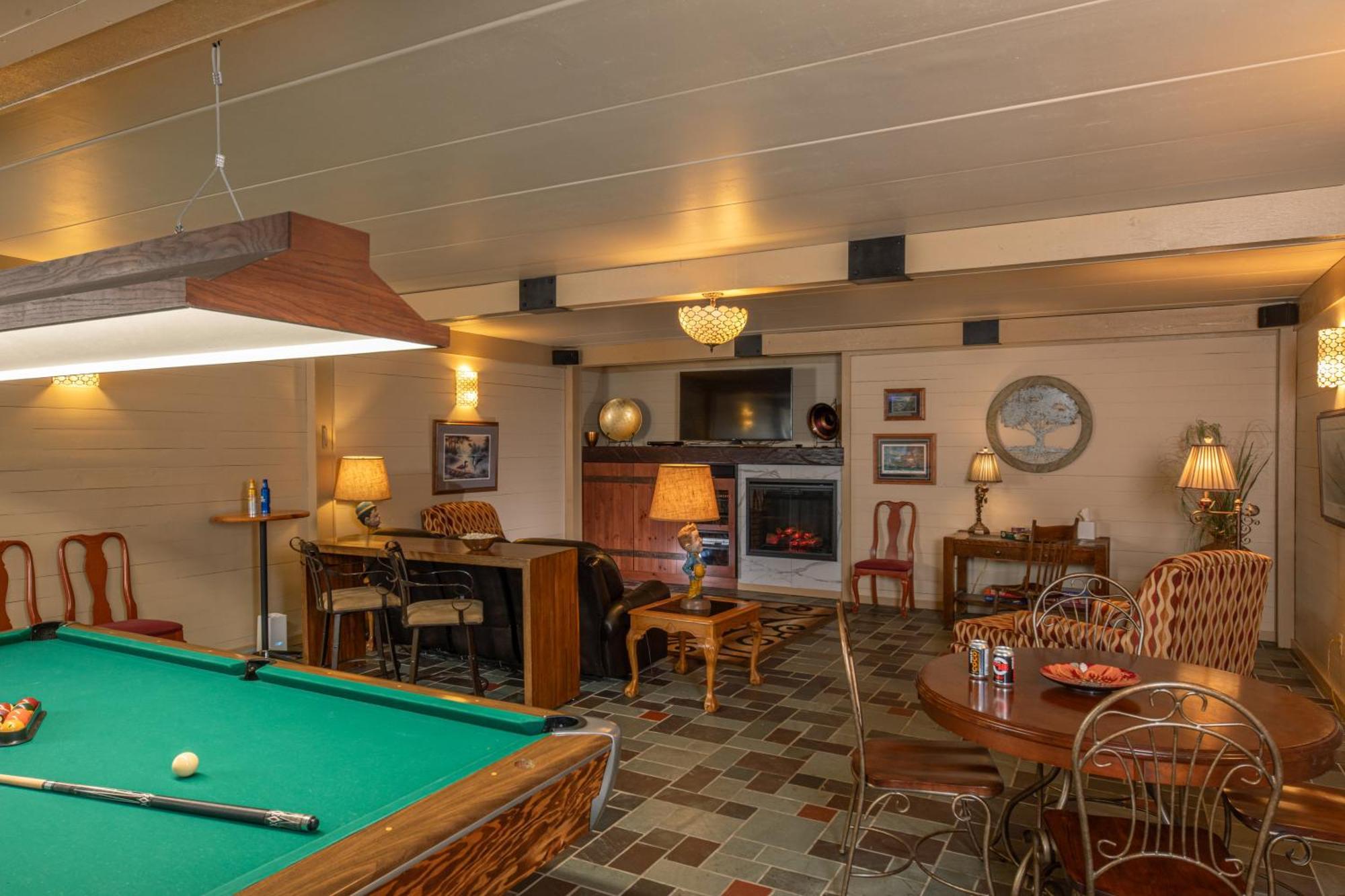 אוקובוג'י The Oakwood Inn מראה חיצוני תמונה